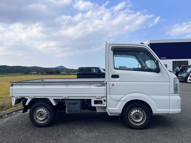 キャリイトラック KCエアコン・パワステ ☆保証2年付☆ 4WD 5MT エアコン パワーステアリング スピーカー付ラジオ ヘッドライトレベライザー エアーバック 三方開(6枚目)