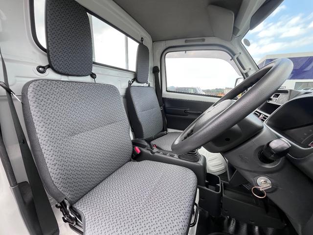 キャリイトラック KCエアコン・パワステ ☆保証2年付☆ 4WD 5MT エアコン パワーステアリング スピーカー付ラジオ ヘッドライトレベライザー エアーバック 三方開(12枚目)