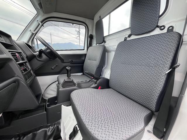 キャリイトラック KCエアコン・パワステ ☆保証2年付☆ 4WD 5MT エアコン パワーステアリング スピーカー付ラジオ ヘッドライトレベライザー エアーバック 三方開(13枚目)