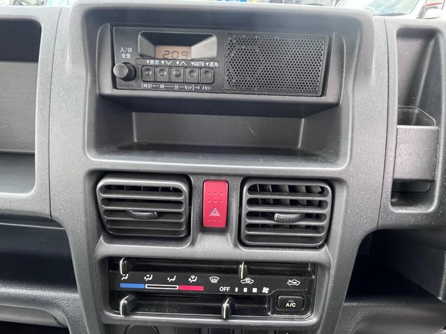 キャリイトラック KCエアコン・パワステ ☆保証2年付☆ 4WD 5MT エアコン パワーステアリング スピーカー付ラジオ ヘッドライトレベライザー エアーバック 三方開(16枚目)