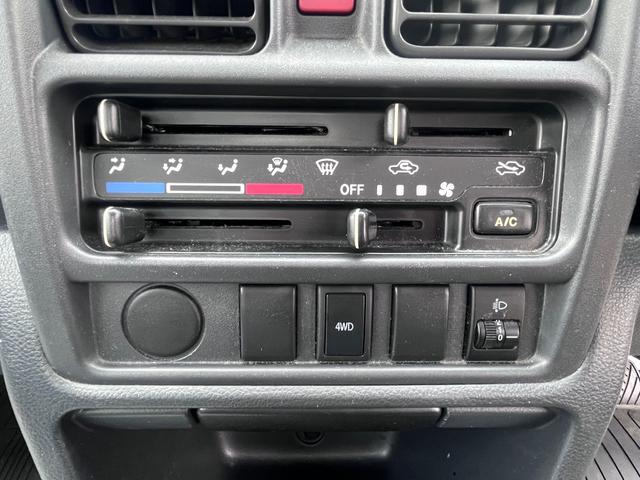 キャリイトラック KCエアコン・パワステ ☆保証2年付☆ 4WD 5MT エアコン パワーステアリング スピーカー付ラジオ ヘッドライトレベライザー エアーバック 三方開(17枚目)