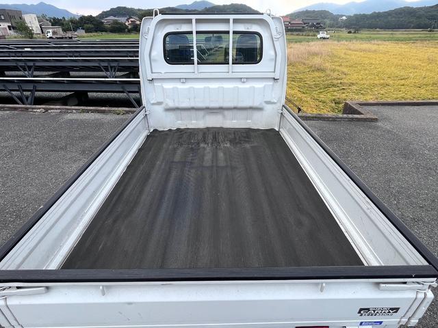 キャリイトラック KCエアコン・パワステ ☆保証2年付☆ 4WD 5MT エアコン パワーステアリング スピーカー付ラジオ ヘッドライトレベライザー エアーバック 三方開(19枚目)