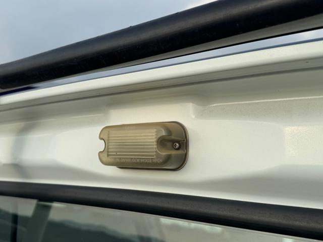 サンバートラック ＪＡ　５速ＭＴ　４ＷＤ　シガーソケット　三方開　運移転席エアバック純正ラジオ（19枚目）