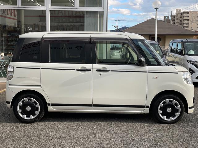 ムーヴキャンバス Ｘブラックアクセントリミテッド　ＳＡＩＩＩ　パイオニアナビ　フルセグ　全方位カメラ　ＬＥＤヘッドライト　フォグランプ　ＥＴＣ　衝突軽減ブレーキ　両側パワースライドドア　スマートアシスト　キーフリー　革巻きステアリング　ステアリングスイッチ（6枚目）