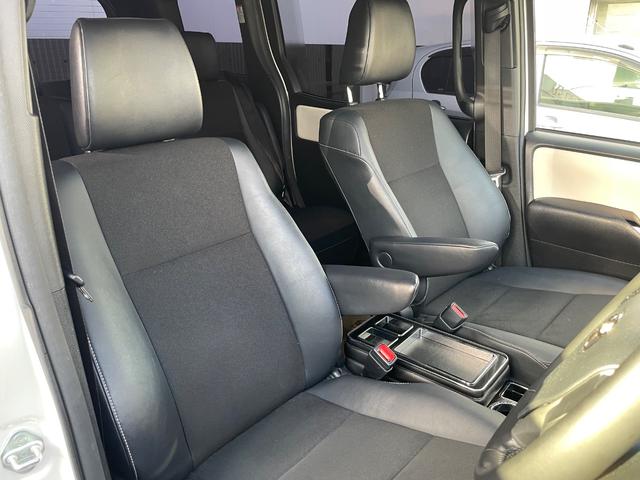 ノア Ｓｉ　ダブルバイビー　Ｓｉ　ＷｘＢ　モデリスタエアロ　アルパインナビ１１型ＥＸ１１Ｚ　フリップダウンモニター１２．８型ＰＸＨ１２Ｘ　ヴァレンティ　ＬＥＤテールランプＲＥＶＯ　衝突軽減ブレーキ　ＬＥＤライト　ＥＴＣ（12枚目）