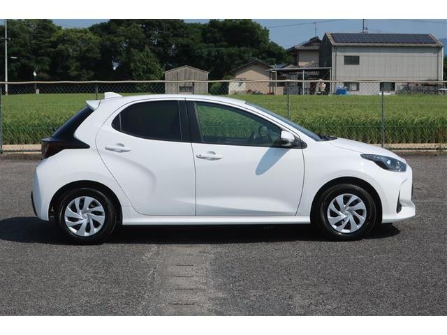 ヤリス ハイブリッドＸ　メモリーナビ　ＤＶＤ再生　バックカメラ　衝突被害軽減システム　ＥＴＣ　ドラレコ（3枚目）