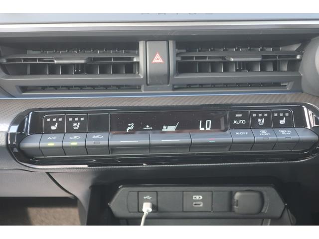 プリウス Ｚ　当社社用車　ロングラン保証１年付き　衝突被害軽減ブレーキ　オートマチックハイビーム　車線逸脱防止機能　クルーズコントロール　前後ドラレコ　ＬＥＤ　ＥＴＣ（12枚目）