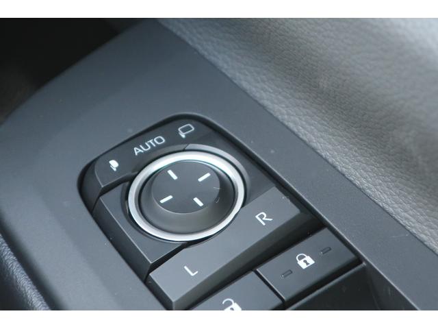 プリウス Ｚ　当社社用車　ロングラン保証１年付き　衝突被害軽減ブレーキ　オートマチックハイビーム　車線逸脱防止機能　クルーズコントロール　前後ドラレコ　ＬＥＤ　ＥＴＣ（27枚目）