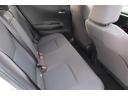 後部座席も足元広々しています。