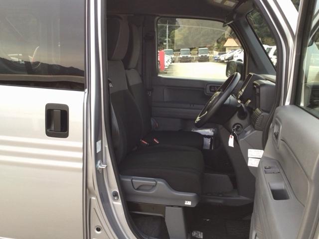 �y�O�ȁz�[���ȍL�����m�ۂ����A���K�ȑO�ȁI�C���e���A�J���[���������������F�ł���