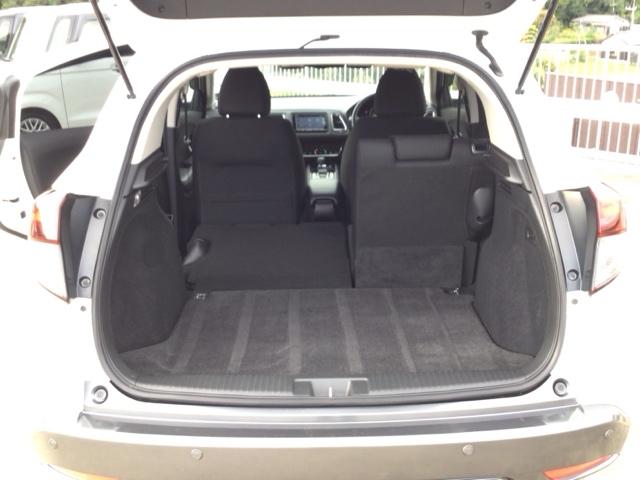 ヴェゼル ハイブリッドＸ・ホンダセンシング　ＬＥＤ・フルセグ・メモリナビ・バックカメラ・純正ＡＷ・ＵＳＢポート・ＥＴＣ　コーナーセンサー　地デジ　Ａクルーズ　Ｂモニ　スマキー　オートエアコン　ＶＳＡ　ＬＥＤヘッドライト　ＥＴＣ車載器　ＡＢＳ（13枚目）