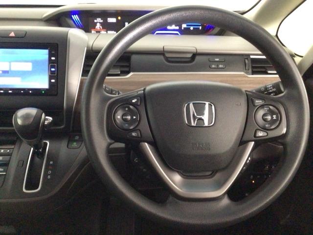 フリード Ｇ　ＬＥＤ・フルセグ・メモリナビ・バックカメラ・両側電動ドア・シートヒーター・ＥＴＣ　Ａクルーズ　３列シート　ＬＥＤヘッドライト　パワーウインドウ　地デジ　Ｒカメラ　イモビ　ＶＳＡ　ＵＳＢ　エアコン（18枚目）