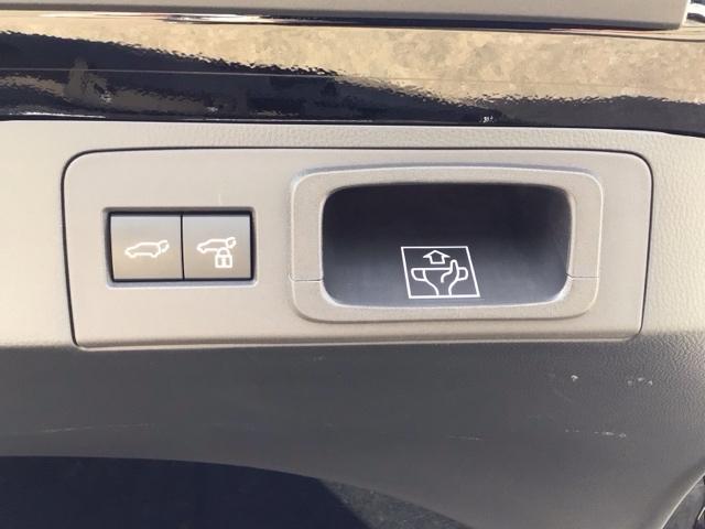 クラウンスポーツ Z LED・フルセグ・バックカメラ・純正AW・シートヒーター・電動シート・ETC フロントカメラ AWD フルセグテレビ ETC車載器 クルコン 横滑り防止装置 エアバッグ シートクーラー キーレス(10枚目)