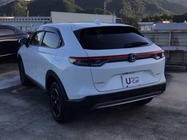 ヴェゼル ｅ：ＨＥＶＸ　ＬＥＤ・衝突軽減ブレーキ・フルセグ・メモリナビ・純正ＡＷ・ＵＳＢポート・ＥＴＣ　前後障害物センサー　ＡＡＣ　イモビライザー　スマ－トキ－　誤発進抑制　ＰＷ　クルコン　ＥＳＣ　ＥＴＣ装備　キーフリー（4枚目）