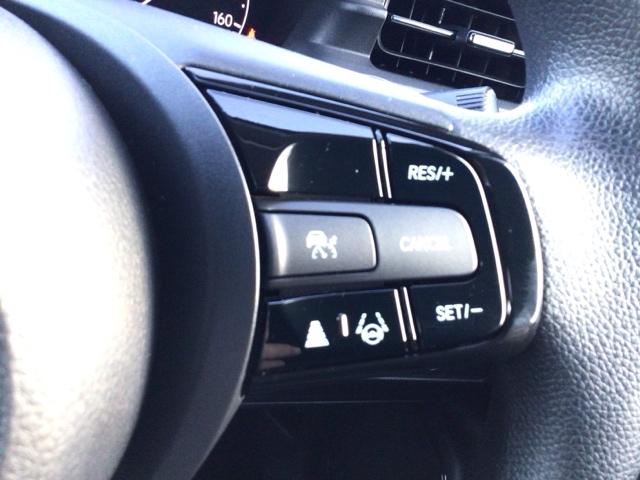 ヴェゼル ｅ：ＨＥＶＸ　ＬＥＤ・衝突軽減ブレーキ・フルセグ・メモリナビ・純正ＡＷ・ＵＳＢポート・ＥＴＣ　前後障害物センサー　ＡＡＣ　イモビライザー　スマ－トキ－　誤発進抑制　ＰＷ　クルコン　ＥＳＣ　ＥＴＣ装備　キーフリー（5枚目）