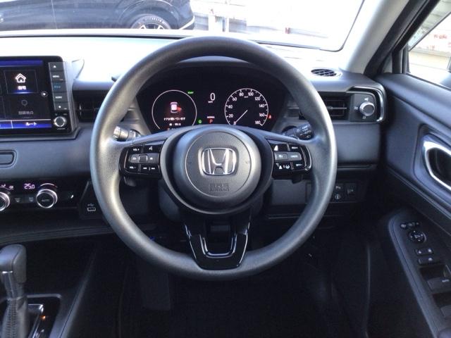 ヴェゼル ｅ：ＨＥＶＸ　ＬＥＤ・衝突軽減ブレーキ・フルセグ・メモリナビ・純正ＡＷ・ＵＳＢポート・ＥＴＣ　前後障害物センサー　ＡＡＣ　イモビライザー　スマ－トキ－　誤発進抑制　ＰＷ　クルコン　ＥＳＣ　ＥＴＣ装備　キーフリー（17枚目）