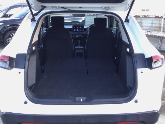 ヴェゼル ｅ：ＨＥＶＸ　ＬＥＤ・衝突軽減ブレーキ・フルセグ・メモリナビ・純正ＡＷ・ＵＳＢポート・ＥＴＣ　前後障害物センサー　ＡＡＣ　イモビライザー　スマ－トキ－　誤発進抑制　ＰＷ　クルコン　ＥＳＣ　ＥＴＣ装備　キーフリー（26枚目）