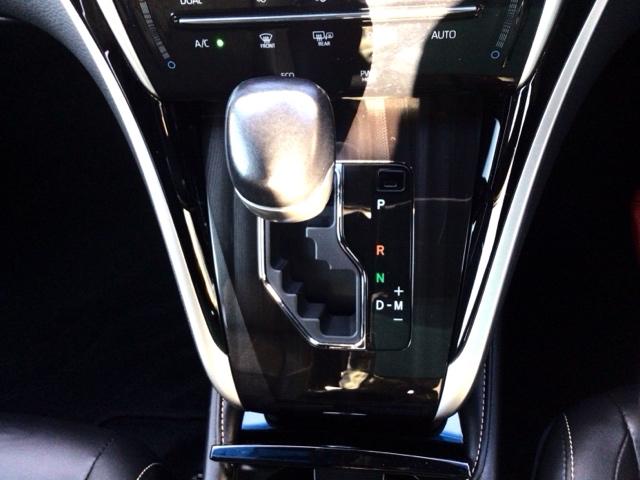 ハリアー プレミアム　ＬＥＤ・フルセグ・メモリナビ・ＤＶＤ・バックカメラ・純正ＡＷ・ＥＴＣ　クルーズＣ　Ｂカメラ　電動パワーシート　ＬＥＤライト　横滑り防止機能　オートエアコン　Ａストップ　エアバッグ　パワーウィンドウ（28枚目）