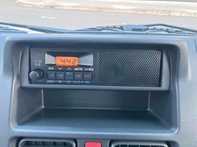キャリイトラック 頑丈ダンプ 4WD 届け出済み未使用車 オートマ車 エアコン パワステ パワーウィンドウ キーレス オートライト ラジオ Wエアバッグ レーダーブレーキ(3枚目)