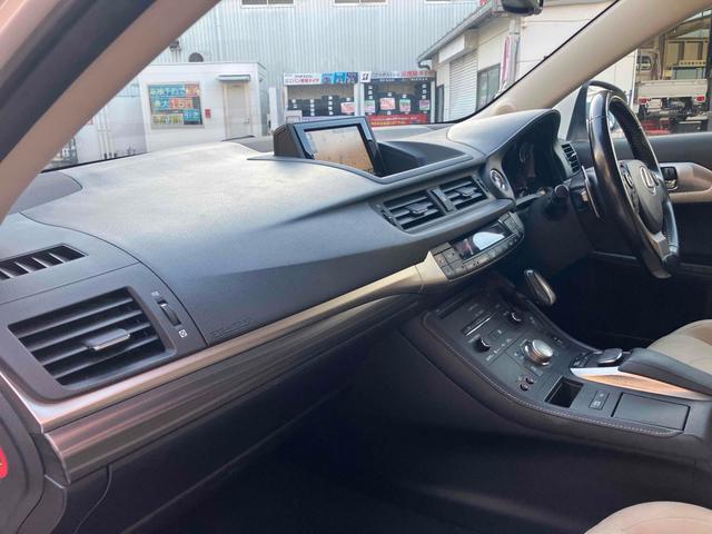 ＣＴ ＣＴ２００ｈ　バージョンＣ　ＤＳＲＣ　バックカメラ　ナビ　ＴＶ　Ｂｌｕ－ｒａｙ　クリアランスソナー　オートクルーズコントロール　オートライト　パワーシート　スマートキー　アイドリングストップ　シートヒーター（27枚目）