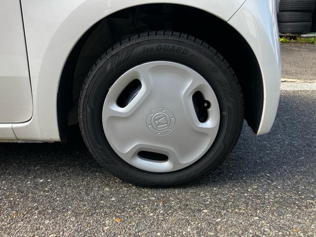 Ｎ－ＯＮＥ Ｇ　ＥＴＣ　ナビ　フルセグＴＶ　ＣＤ　ＤＶＤ　オートエアコン　スマートキー　電動格納ミラー　ベンチシート　アイドリングストップ　ＡＢＳ　横滑り防止装置　盗難防止システム　パワーウィンドウ　パワステ（27枚目）