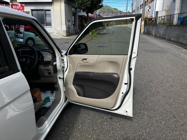 Ｎ－ＯＮＥ Ｇ　ＥＴＣ　ナビ　フルセグＴＶ　ＣＤ　ＤＶＤ　オートエアコン　スマートキー　電動格納ミラー　ベンチシート　アイドリングストップ　ＡＢＳ　横滑り防止装置　盗難防止システム　パワーウィンドウ　パワステ（43枚目）