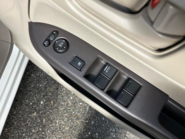 Ｎ－ＯＮＥ Ｇ　ＥＴＣ　ナビ　フルセグＴＶ　ＣＤ　ＤＶＤ　オートエアコン　スマートキー　電動格納ミラー　ベンチシート　アイドリングストップ　ＡＢＳ　横滑り防止装置　盗難防止システム　パワーウィンドウ　パワステ（44枚目）