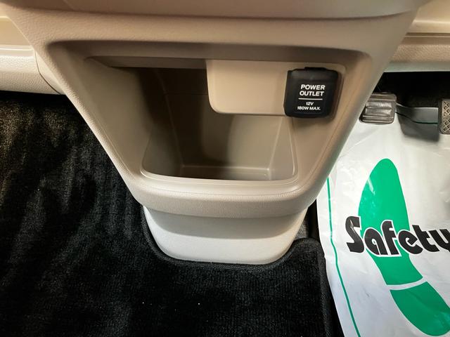 Ｎ－ＯＮＥ Ｇ　ＥＴＣ　ナビ　フルセグＴＶ　ＣＤ　ＤＶＤ　オートエアコン　スマートキー　電動格納ミラー　ベンチシート　アイドリングストップ　ＡＢＳ　横滑り防止装置　盗難防止システム　パワーウィンドウ　パワステ（50枚目）