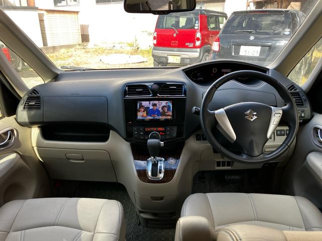 ランディ ２．０Ｇ　Ｓ－ハイブリッド　ワンオーナー　禁煙車　衝突被害軽減システム　レーンアシスト　両側パワスラ　ドラレコ　ＥＴＣ　ナビ　後席モニター　全周囲カメラ　フルセグＴＶ　Ｂｌｕｅｔｏｏｔｈ　ＣＤ　ＤＶＤ　コーナーセンサー　ＡＷ（4枚目）