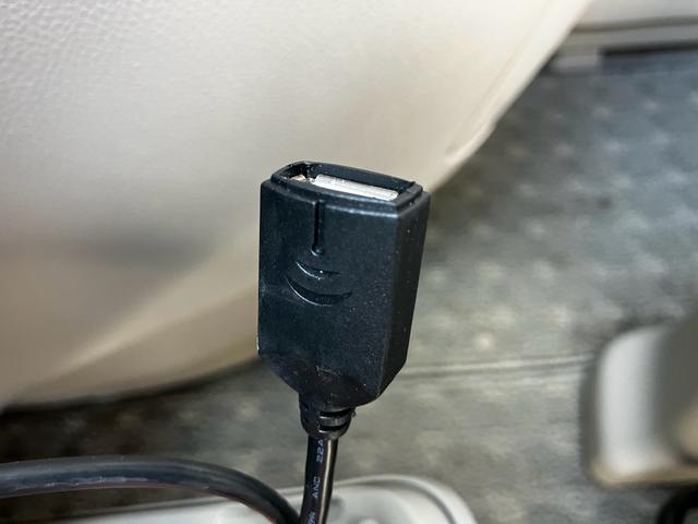 ランディ ２．０Ｇ　Ｓ－ハイブリッド　ワンオーナー　禁煙車　衝突被害軽減システム　レーンアシスト　両側パワスラ　ドラレコ　ＥＴＣ　ナビ　後席モニター　全周囲カメラ　フルセグＴＶ　Ｂｌｕｅｔｏｏｔｈ　ＣＤ　ＤＶＤ　コーナーセンサー　ＡＷ（13枚目）