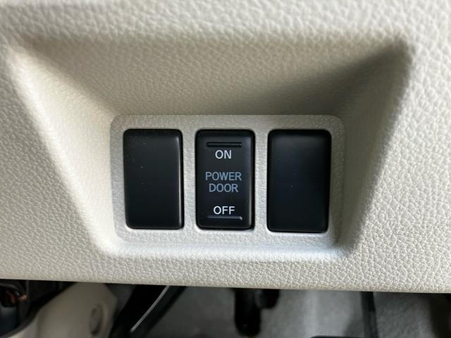 ランディ ２．０Ｇ　Ｓ－ハイブリッド　ワンオーナー　禁煙車　衝突被害軽減システム　レーンアシスト　両側パワスラ　ドラレコ　ＥＴＣ　ナビ　後席モニター　全周囲カメラ　フルセグＴＶ　Ｂｌｕｅｔｏｏｔｈ　ＣＤ　ＤＶＤ　コーナーセンサー　ＡＷ（19枚目）