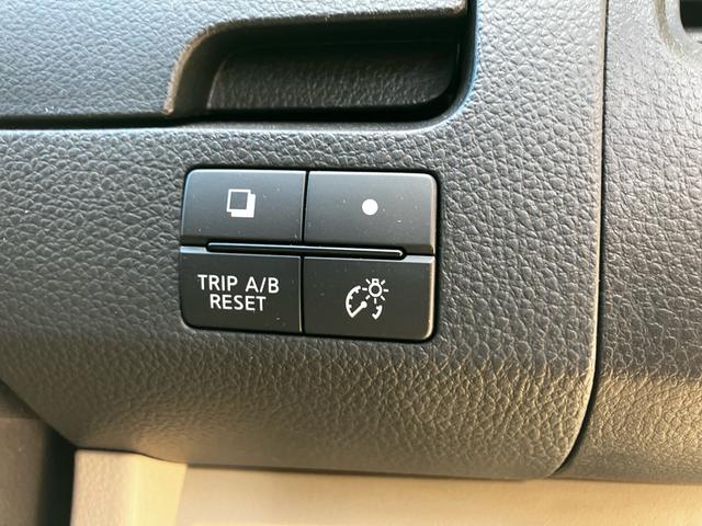 ランディ ２．０Ｇ　Ｓ－ハイブリッド　ワンオーナー　禁煙車　衝突被害軽減システム　レーンアシスト　両側パワスラ　ドラレコ　ＥＴＣ　ナビ　後席モニター　全周囲カメラ　フルセグＴＶ　Ｂｌｕｅｔｏｏｔｈ　ＣＤ　ＤＶＤ　コーナーセンサー　ＡＷ（21枚目）