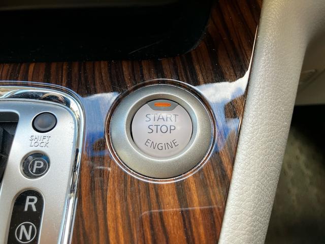 ランディ ２．０Ｇ　Ｓ－ハイブリッド　ワンオーナー　禁煙車　衝突被害軽減システム　レーンアシスト　両側パワスラ　ドラレコ　ＥＴＣ　ナビ　後席モニター　全周囲カメラ　フルセグＴＶ　Ｂｌｕｅｔｏｏｔｈ　ＣＤ　ＤＶＤ　コーナーセンサー　ＡＷ（22枚目）