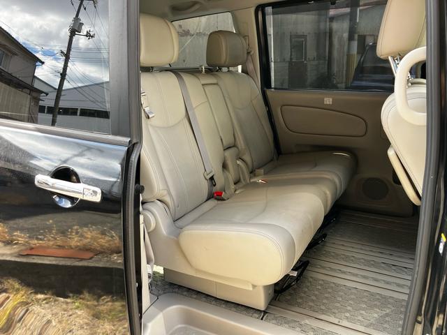 ランディ ２．０Ｇ　Ｓ－ハイブリッド　ワンオーナー　禁煙車　衝突被害軽減システム　レーンアシスト　両側パワスラ　ドラレコ　ＥＴＣ　ナビ　後席モニター　全周囲カメラ　フルセグＴＶ　Ｂｌｕｅｔｏｏｔｈ　ＣＤ　ＤＶＤ　コーナーセンサー　ＡＷ（25枚目）