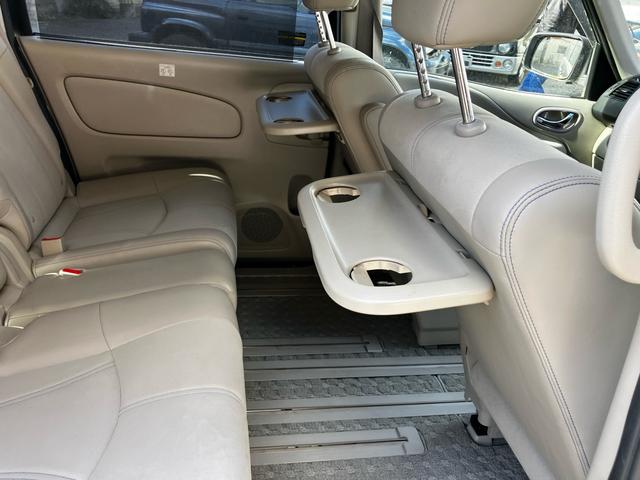 ランディ ２．０Ｇ　Ｓ－ハイブリッド　ワンオーナー　禁煙車　衝突被害軽減システム　レーンアシスト　両側パワスラ　ドラレコ　ＥＴＣ　ナビ　後席モニター　全周囲カメラ　フルセグＴＶ　Ｂｌｕｅｔｏｏｔｈ　ＣＤ　ＤＶＤ　コーナーセンサー　ＡＷ（26枚目）