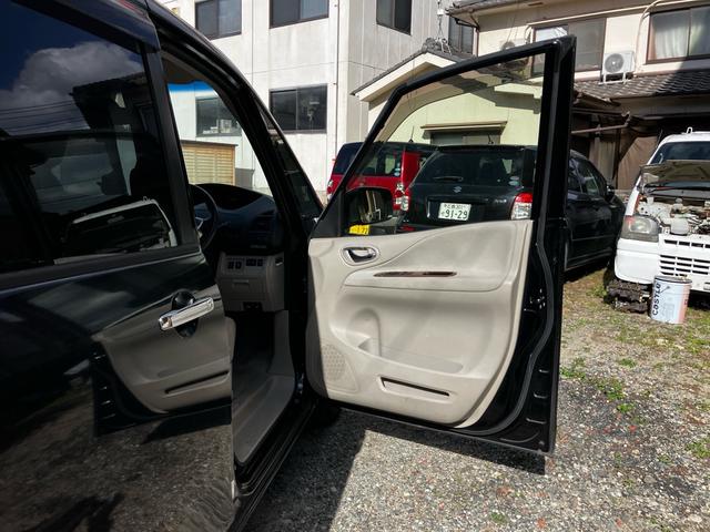 ランディ ２．０Ｇ　Ｓ－ハイブリッド　ワンオーナー　禁煙車　衝突被害軽減システム　レーンアシスト　両側パワスラ　ドラレコ　ＥＴＣ　ナビ　後席モニター　全周囲カメラ　フルセグＴＶ　Ｂｌｕｅｔｏｏｔｈ　ＣＤ　ＤＶＤ　コーナーセンサー　ＡＷ（46枚目）