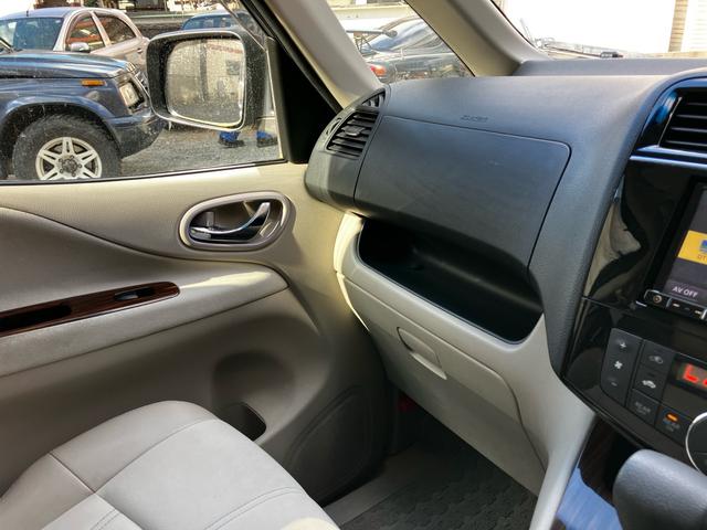 ランディ ２．０Ｇ　Ｓ－ハイブリッド　ワンオーナー　禁煙車　衝突被害軽減システム　レーンアシスト　両側パワスラ　ドラレコ　ＥＴＣ　ナビ　後席モニター　全周囲カメラ　フルセグＴＶ　Ｂｌｕｅｔｏｏｔｈ　ＣＤ　ＤＶＤ　コーナーセンサー　ＡＷ（47枚目）