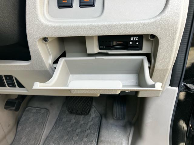 ランディ ２．０Ｇ　Ｓ－ハイブリッド　ワンオーナー　禁煙車　衝突被害軽減システム　レーンアシスト　両側パワスラ　ドラレコ　ＥＴＣ　ナビ　後席モニター　全周囲カメラ　フルセグＴＶ　Ｂｌｕｅｔｏｏｔｈ　ＣＤ　ＤＶＤ　コーナーセンサー　ＡＷ（54枚目）