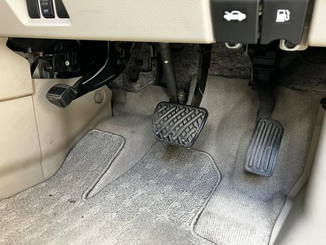 ランディ ２．０Ｇ　Ｓ－ハイブリッド　ワンオーナー　禁煙車　衝突被害軽減システム　レーンアシスト　両側パワスラ　ドラレコ　ＥＴＣ　ナビ　後席モニター　全周囲カメラ　フルセグＴＶ　Ｂｌｕｅｔｏｏｔｈ　ＣＤ　ＤＶＤ　コーナーセンサー　ＡＷ（56枚目）