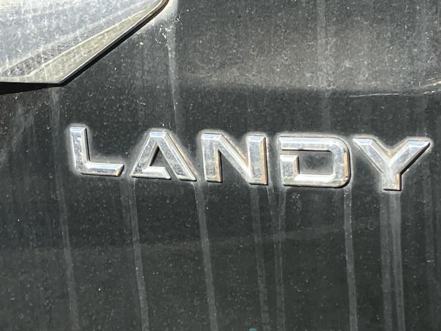 ランディ ２．０Ｇ　Ｓ－ハイブリッド　ワンオーナー　禁煙車　衝突被害軽減システム　レーンアシスト　両側パワスラ　ドラレコ　ＥＴＣ　ナビ　後席モニター　全周囲カメラ　フルセグＴＶ　Ｂｌｕｅｔｏｏｔｈ　ＣＤ　ＤＶＤ　コーナーセンサー　ＡＷ（57枚目）