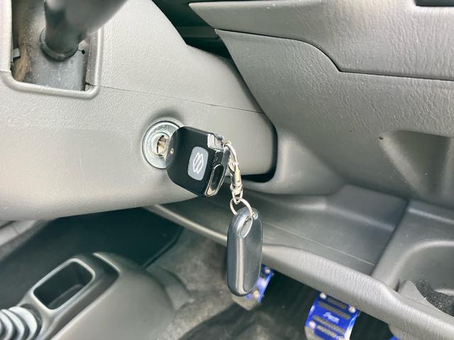 ワゴンR RRリミテッド ターボ 5速MT 車高調 CD HIDヘッドライト フォグライト キーレスエントリー オートエアコン AW14インチ フルフラット パワーウィンドウ パワーステアリング 運転席・助手席エアバック(12枚目)