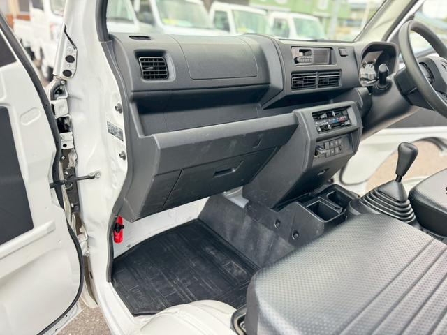 ハイゼットトラック スタンダード　アイドリングストップ・運転席エアバック・助手席エアバック・エアコン・ＡＢＳ・パワステ・ＥＴＣ・衝突軽減ブレーキ・横滑り防止装置・障害物センサー・禁煙車・荷台マット・スペアタイヤ・スペア―キー（32枚目）