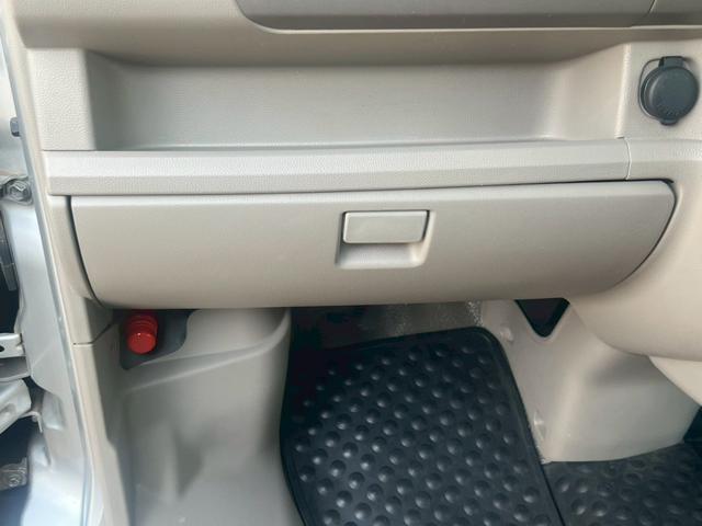 エブリイ ＰＡ　運転席エアバッグ・助手席エアバック・エアコン・クーラー・パワーステアリング・ＣＤ・両側スライドドア・禁煙車・１２Ｖ電源ソケット・ヘッドライトレベライザー・フロアマット・スペアキー・スペアタイヤ（19枚目）