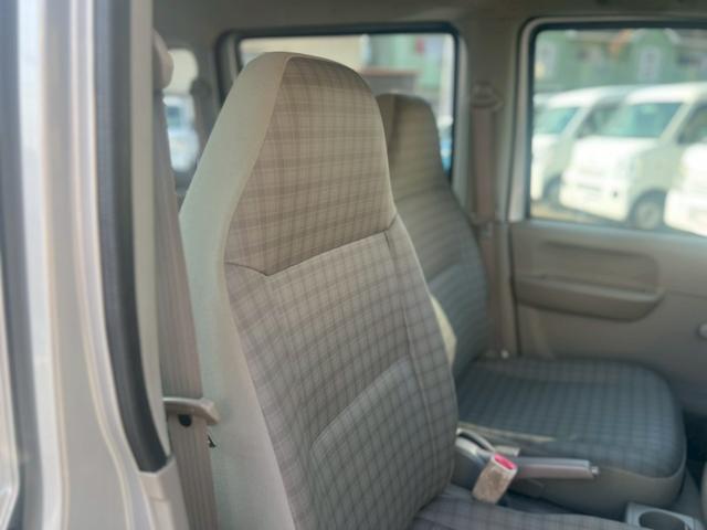 エブリイ ＰＡ　運転席エアバッグ・助手席エアバック・エアコン・クーラー・パワーステアリング・ＣＤ・両側スライドドア・禁煙車・１２Ｖ電源ソケット・ヘッドライトレベライザー・フロアマット・スペアキー・スペアタイヤ（20枚目）