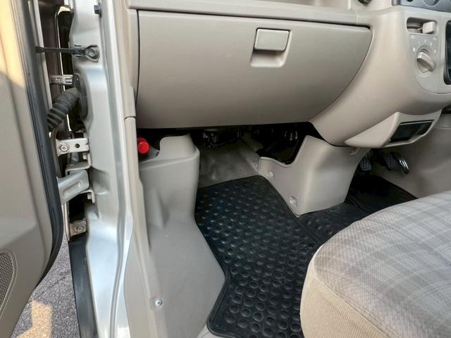 エブリイ ＰＡ　運転席エアバッグ・助手席エアバック・エアコン・クーラー・パワーステアリング・ＣＤ・両側スライドドア・禁煙車・１２Ｖ電源ソケット・ヘッドライトレベライザー・フロアマット・スペアキー・スペアタイヤ（30枚目）
