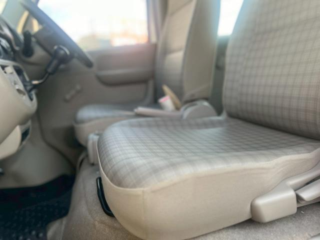 エブリイ ＰＡ　運転席エアバッグ・助手席エアバック・エアコン・クーラー・パワーステアリング・ＣＤ・両側スライドドア・禁煙車・１２Ｖ電源ソケット・ヘッドライトレベライザー・フロアマット・スペアキー・スペアタイヤ（32枚目）