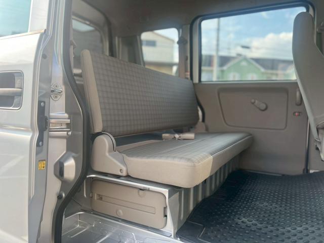 エブリイ ＰＡ　運転席エアバッグ・助手席エアバック・エアコン・クーラー・パワーステアリング・ＣＤ・両側スライドドア・禁煙車・１２Ｖ電源ソケット・ヘッドライトレベライザー・フロアマット・スペアキー・スペアタイヤ（42枚目）