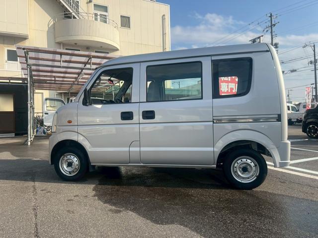 エブリイ ＰＡ　運転席エアバッグ・助手席エアバック・エアコン・クーラー・パワーステアリング・ＣＤ・両側スライドドア・禁煙車・１２Ｖ電源ソケット・ヘッドライトレベライザー・フロアマット・スペアキー・スペアタイヤ（62枚目）