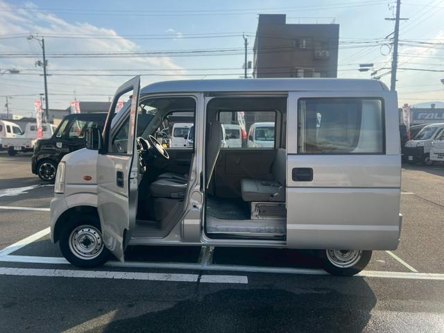 エブリイ ＰＡ　運転席エアバッグ・助手席エアバック・エアコン・クーラー・パワーステアリング・ＣＤ・両側スライドドア・禁煙車・１２Ｖ電源ソケット・ヘッドライトレベライザー・フロアマット・スペアキー・スペアタイヤ（70枚目）