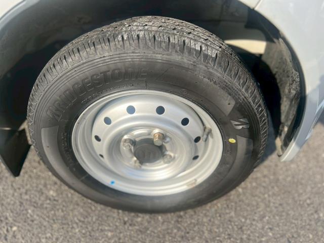 エブリイ ＰＡ　運転席エアバッグ・助手席エアバック・エアコン・クーラー・パワーステアリング・ＣＤ・両側スライドドア・禁煙車・１２Ｖ電源ソケット・ヘッドライトレベライザー・フロアマット・スペアキー・スペアタイヤ（77枚目）